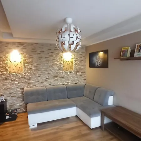 Dwupokojowe Mieszkanie W Benzina, Będzin